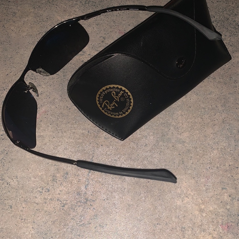 Ray-Ban Sunglasses - Picture 2 of 3
